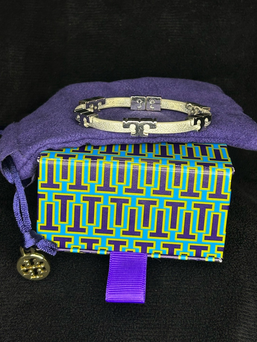SERIF-T METALLIC SINGLE-WRAP
BRACELET - Picture 2 of 9